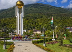 Подробнее о статье Абхазия фото пляжей и городов