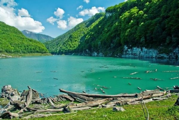 Озеро Амктел в Абхазии фото