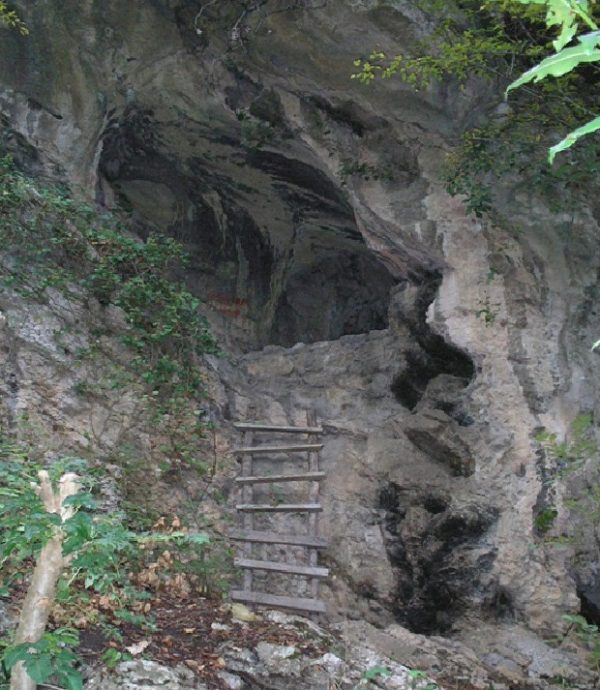 Пещера Святого Ипатия в Гагре