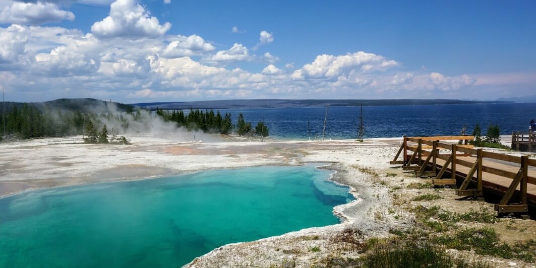 Подробнее о статье Йеллоустонский заповедник