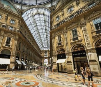 Скидки и распродажи в Милане