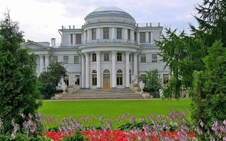 Подробнее о статье Куда сходить в Санкт-Петербурге бесплатно или недорого