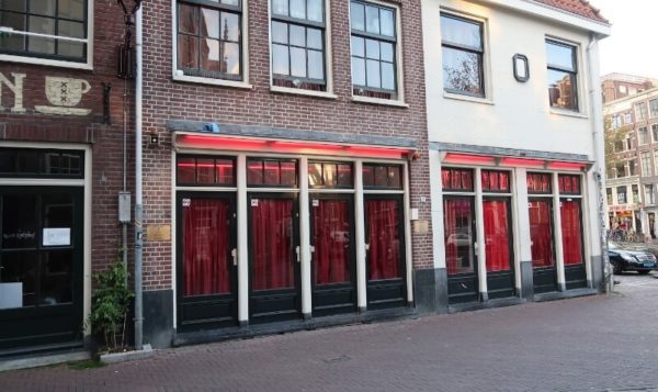 Подробнее о статье Квартал красных фонарей в Амстердаме