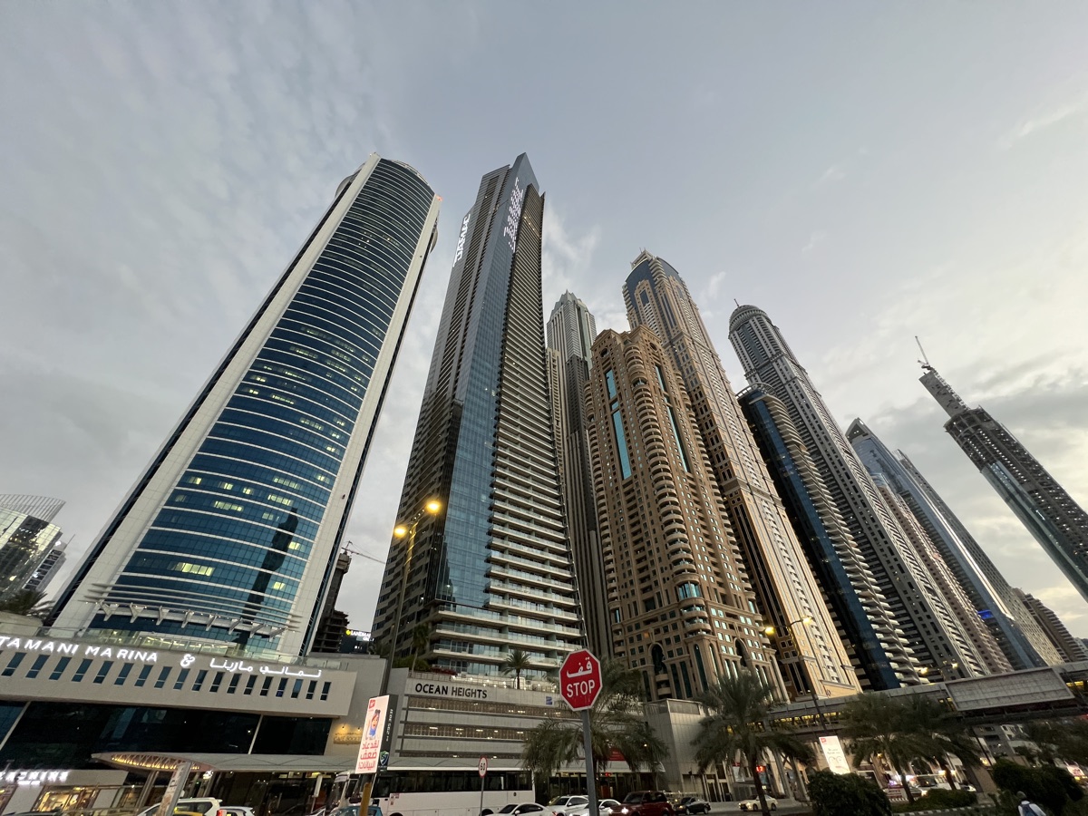 Dubai Marina — небоскрёбы делового района Дубая