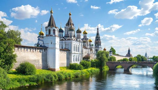 Подробнее о статье Псков, Изборск и Печоры летом 2026: маршрут на 3-4 дня