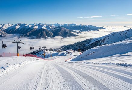 Заснеженные склоны Красной Поляны