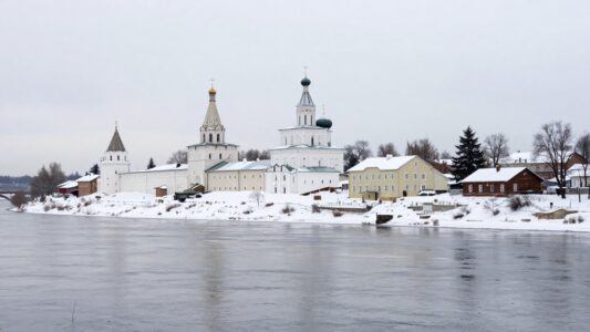 Белёв на высоком берегу Оки зимой